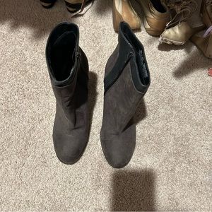Juicy couture boots size 9